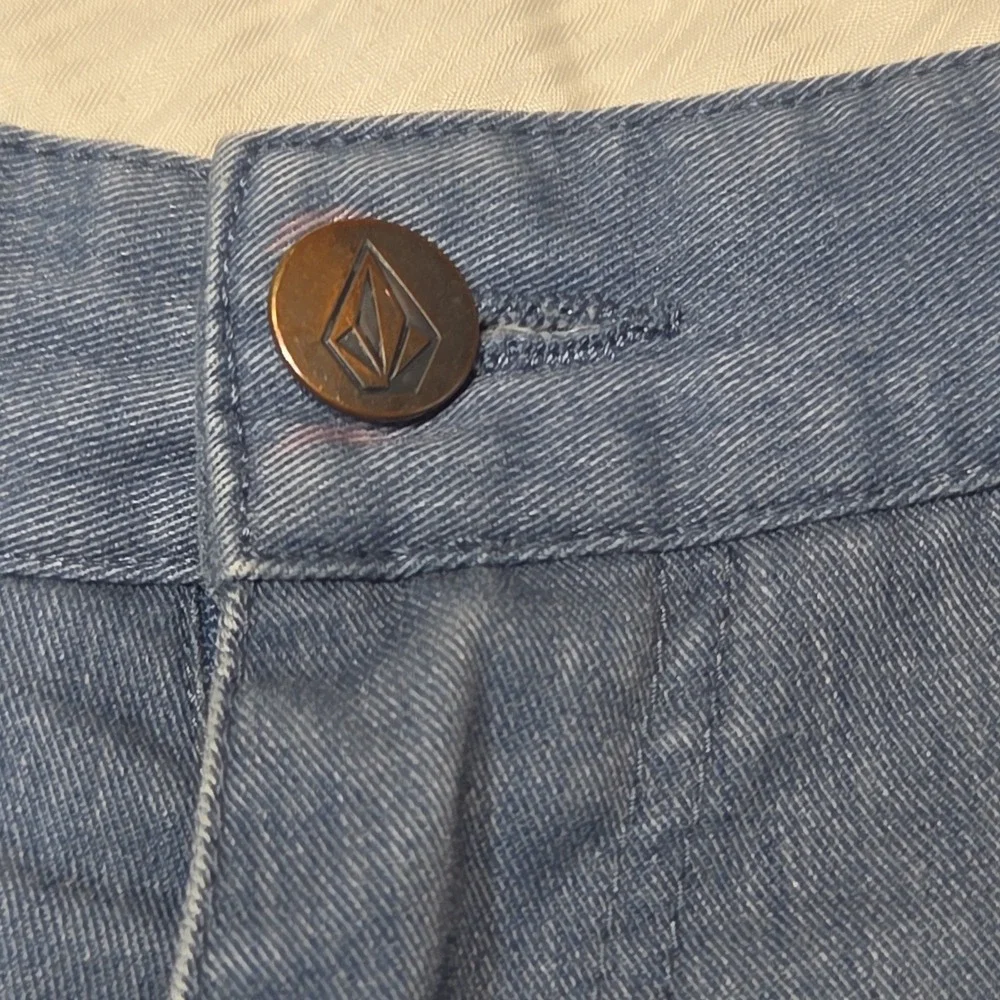 Volcom Men's Hybrid Walk Shorts Light Blue Chambray Flat Front Size 34